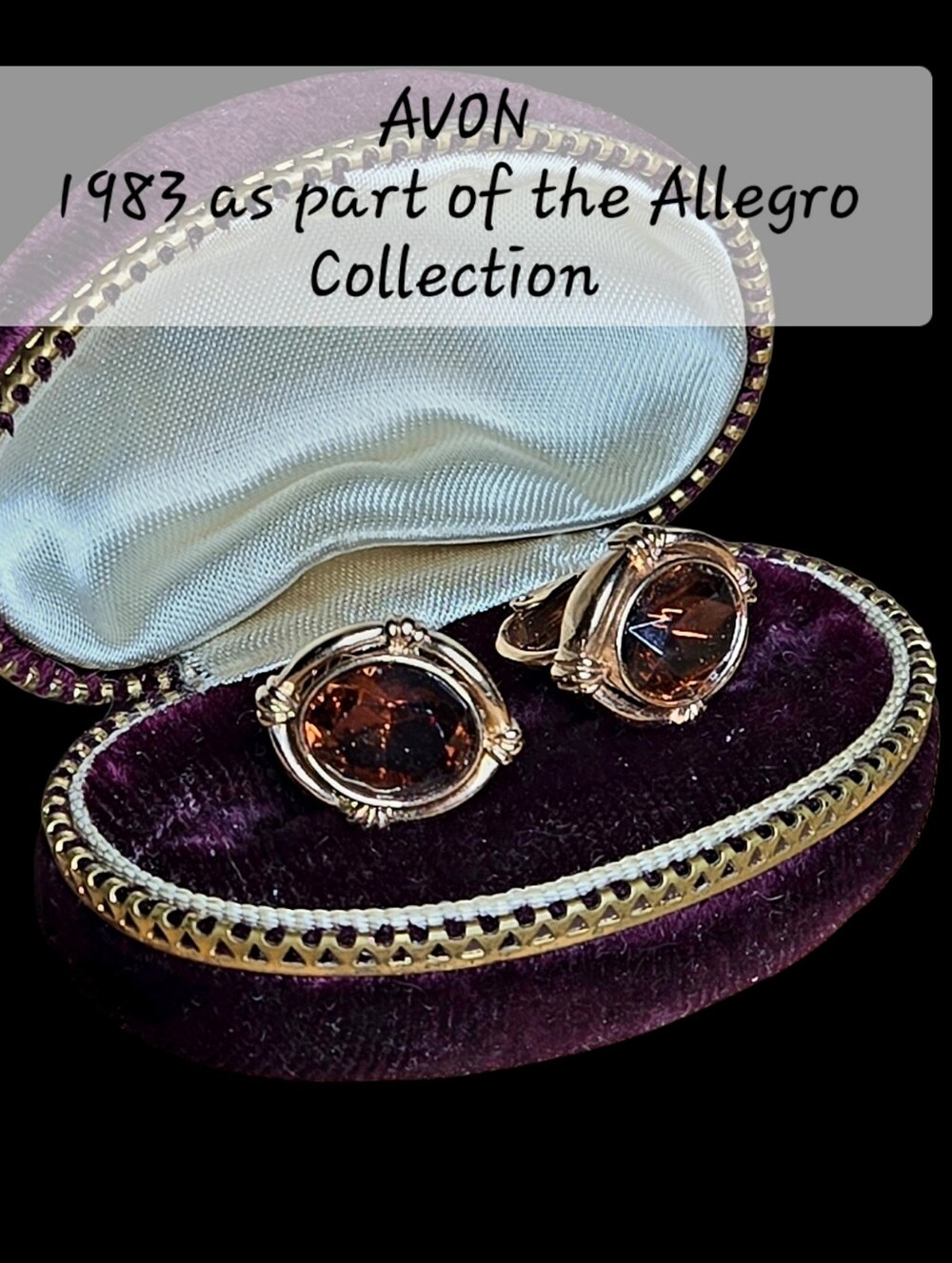 Vintage Avon 1983 as part of the Allegro Collection clip earrings